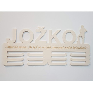 Holzmedaillenhalter mit Namen und gelasertem Text 45 cm 2