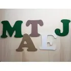 Holzbuchstaben an der Wand Höhe 20 cm - MATEJ