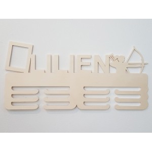 Drevený vešiak na medaily s fotorámikom menom a športom 45cm 2