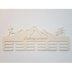 Medaillenhalter mit Namen und gelasertem Text 55cm hoch 2