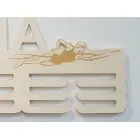 Holzmedaillehalter mit Namen und lasergeschnittenem Text 55 cm Laufen Schwimmen