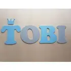 Drevené písmená na stenu výška 20cm - TOBI - korunka
