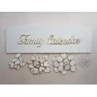 Drevený rodinný kalendár typ C s nápisom "Family Calendar"