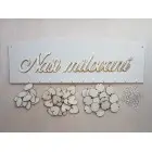 Drevený rodinný kalendár typ C s nápisom "Naši milovaní"