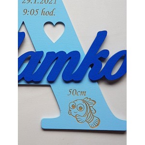 Drevené písmenko s menom a údajmi cca 30cm Adamko 2