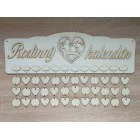 Drevený rodinný kalendár typ B s nápisom "Rodinný kalendár" SRDCE