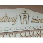 Drevený rodinný kalendár typ B s nápisom "Rodinný kalendár" DOMČEK