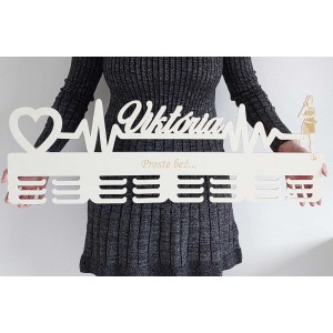 80 cm Holzmedaillenständer mit Lasergravur und Namen + Puls