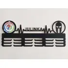 Drevený vešiak na medaily TRIFECTA SPARTAN maľovaný 55cm + meno