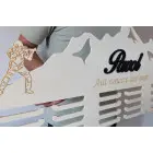 80 cm Holzmedaillenhalter mit Lasergravur und dem Namen - Domino