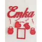 5 závesných doplnkov s menom farba červená