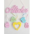 5 závesných doplnkov drevené meno-srdiečko