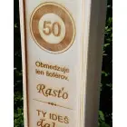 Drevený darčekový obal na víno k jubileum