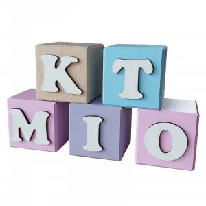 Large wooden blocks with the name 5.5cm