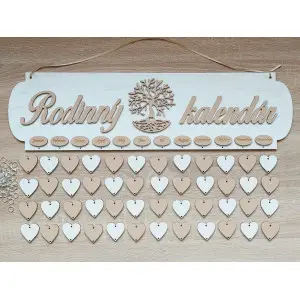 Rodinný kalendár maľovaný STROM srdiečkové prívesky