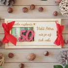 Drevená obálka na peniaze vidíš 50 nie je až tak veľa 20x10cm - ČERVENÁ