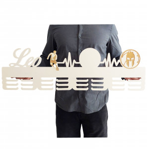 80cm drevený vešiak na medaile s gravírovacími obrázkami