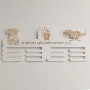 Maľovaný držiak na medaily 45cm + gravírovanie z FOTO psíka 2