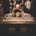 Svadobný stojan Pani a Pán so srdiečkom