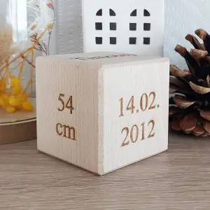 Drevená kocka s údajmi o narodení 5,5cm 2
