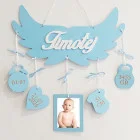 Meno na krídlach s údajmi o narodení