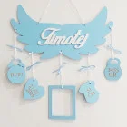 Meno na krídlach s údajmi o narodení