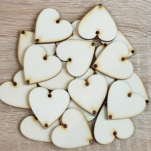 Ausschnitt-Herzanhänger mit gebrannten Kanten für den Familienkalender