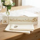 Holzes Hochzeitsschild mit Ringen