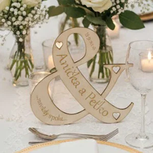 End s menami a dátumom sobáša