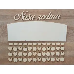 Drevený rodinný kalendár typ C s nápisom "Naša rodina" 2