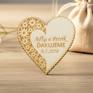 Hochzeitsmagnet mit geriffelten Blumen 55x55x3mm