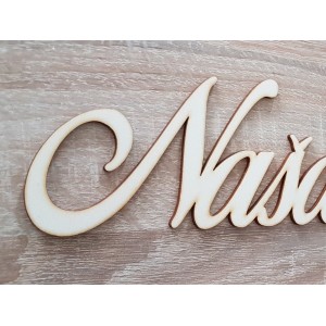 Nápis "Naša rodina" s opálenými hranami k rodinnému kalendáru 2