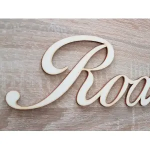 Nápis "Rodina" s opálenými hranami k rodinnému kalendáru 2