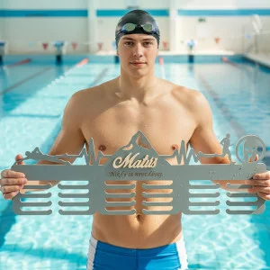 80cm drevený vešiak na medaile + maľovanie + meno + sivý 2