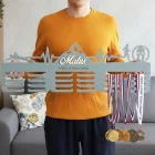 80cm drevený vešiak na medaile + maľovanie + meno + sivý