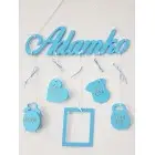 5 závesných doplnkov s menom farba modrá