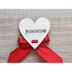 Wooden pram brooch with the name-heart 2